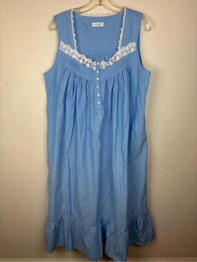 Classic Lace-Trim Sleeveless Nightgown — Light Blue